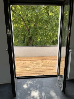 Schöne 2Zimmer Altbau-Wohnung mit neuer Einbauküche Nähe Bunter Garten und Kliniken Maria Hilf