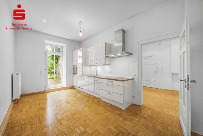 Erdgeschosswohnung mit Terrasse und Gartenzugang in saniertem Altbau