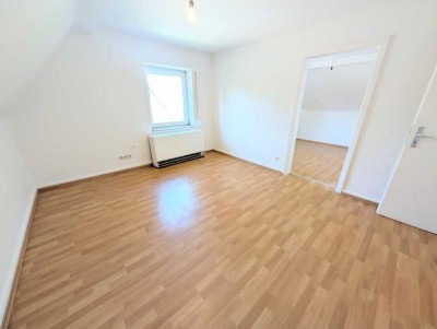 **Gemütliche 3-Zimmer-Wohnung mit modernem Tageslichtbad und Garten gewünscht? Dann zugreifen!**