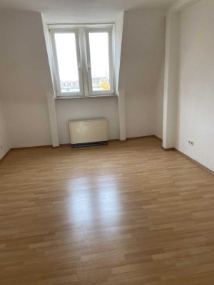 Attraktive und vollständig renovierte 3-Zimmer-Dachgeschosswohnung in Mannheim- Neckarstadt