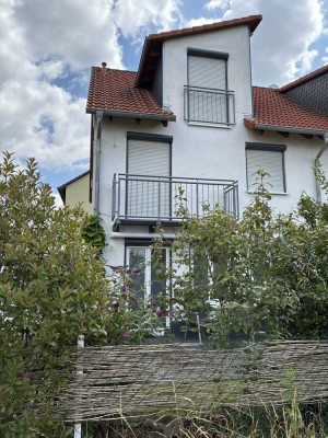 Modernes helles 4-Zimmer-Reihenendhaus mit gehobener Innenausstattung in Erzhausen