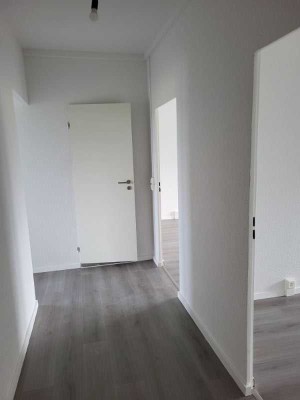 Erstbezug nach Sanierung... 3 -Raumwohnung mit Balkon + kautionsfrei!