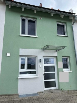 Gepflegtes Reihenhaus mit 4 Zimmern und eigenem Garten in Kandel