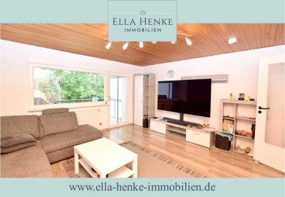 Großzügige, helle Erdgeschoss-Wohnung mit Balkon + Blick ins Grüne!