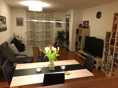 Helle, freundliche 2-Zi-Wohnung mit Balkon zum grünen Innenhof in Erlangen-Bruck