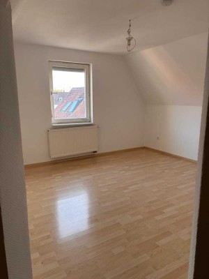 Wohnung Dachgeschoss zur Miete oder WG