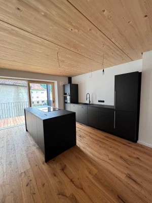 3-Zimmer Wohnung mit Küche und Kochinsel im Luftkurort Falkenstein.