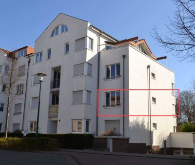 Helle 2 Zimmer-Wohnung mit Süd-Balkon und TG Stellplatz. Keine Makler-Provision!