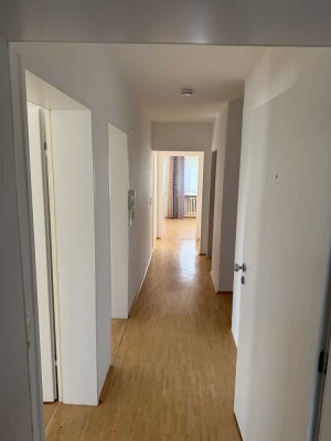 Großzügige 4-Zimmer-Wohnung mit Balkon & Gartenblick Georgenborn Erdgeschoss mit viel Licht