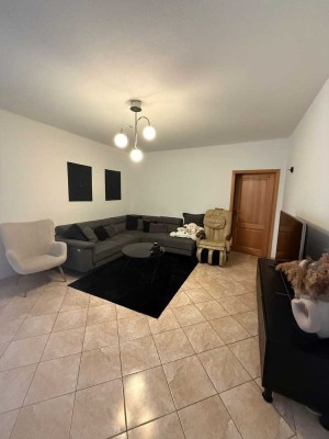 schöne Einliegerwohnung mit Garage