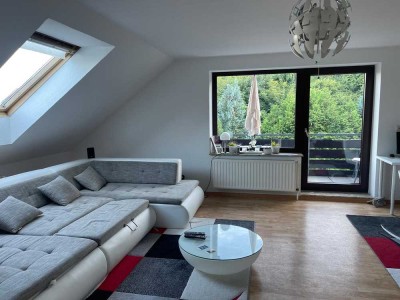 Schöne 2-Zimmer-Dachgeschosswohnung mit Balkon und EBK in Gehrden