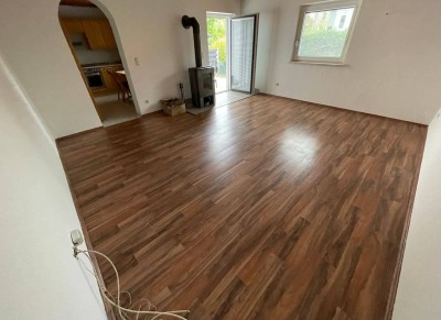 Schöne 67 quadrat m Wohnung mit Terrasse und Garten zu vermieten