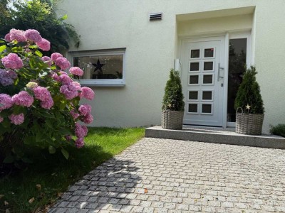 Für 3 Jahre: Modernes  Einfamilienhaus mit großer Terrasse, English Version available
