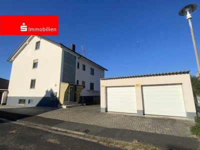 Modernisiertes Dreifamilienhaus - Teilungserklärung liegt bereits vor - 2 Garagen