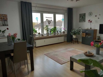 Helle freundliche 3-Zimmer-Wohnung + Küche,  Diele,  Bad und kleinem  Balkon in Wipperfürth