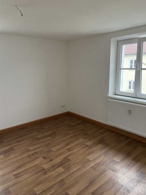 Schöne 1-Zimmer Wohnung in der Siedlung 2.OG re vo