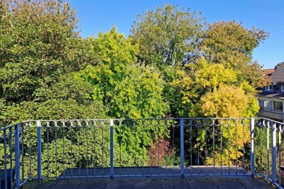 Richtig ruhig in Rüttenscheid! Hausgroße Altbau-Maisonette mit Dachterrasse u. Fernwärmeheizung