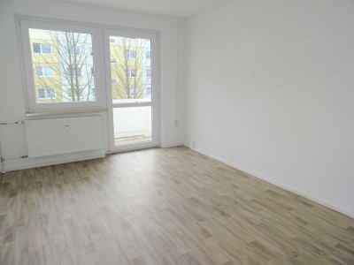 ** mit Balkon ** Für ältere Personen geeignet ** 1 Zimmer Apartment zu vermieten!