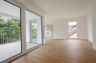 HELL, MIT KOMFORT UND AUFZUG IN TOP-LAGE