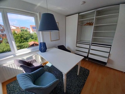 Ab 1. 11. 2025 - Hell, ruhig, möbliert, für 1-3 Jahre: 3ZKB, Balkon, Garage, Winterdienst inklusive