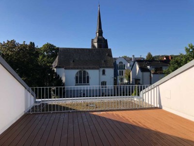 *** Neuwertige Maisonette-Wohnung mit traumhafter Dachterrasse ***