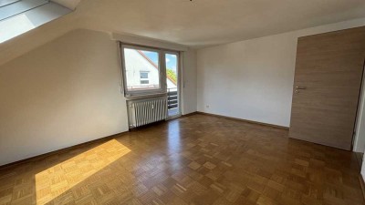 Geschmackvolle, gepflegte 3-Zimmer-DG-Wohnung mit Balkon in Leinfelden-Echterdingen