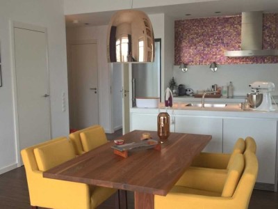 Geschmackvolle 2-Raum-Dachgeschosswohnung mit lux. Innenausstattung mit Balkon und EBK