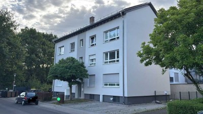 Helle frisch renovierte 2-Zi DG-Singel-Whg in Maintal Dörnigheim von Privat