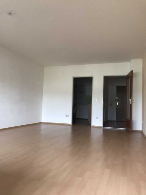 Geschmackvolle 2-Raum-Wohnung mit Balkon und EBK in Freising