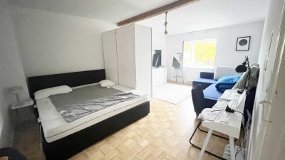 Gemütliche 2-Zimmer-DG-Wohnung mit EBK - direkt am Stadtwald