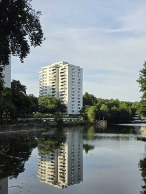 Von Privat: Barrierefreie 3-Z.-Wohnung mit Blick auf den Stadtweiher – zentral und modernisiert
