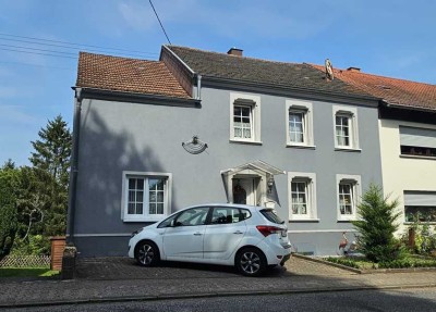 Saniertes Einfamilienhaus / Garage in Tholey-Neipel