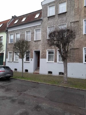 Möblierte 2-Zimmer-Dachgeschoss-Wohnung in Burg