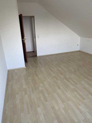 AC Verlautenheide Dachgeschoß 1-Zimmer, Küche mit Singleküche, Bad/WC/Dusche
