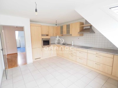 *** Traumhafte Maisonette-Wohnung mit ca. 140 qm 
          Wohnfläche im Zentrum von Blaubeuren **