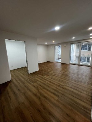 Erstbezug: Moderne 2-Zimmer-Wohnung mit Balkon in Nürtingen