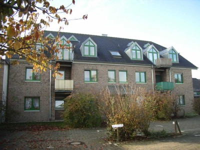 Lichtdurchflutete Dachgeschoßwohnung mit zwei Balkonen in Erftstadt-Bliesheim