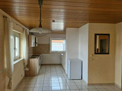 Gepflegte helle 3-Zimmer-Wohnung mit Balkon und Einbauküche in Walzbachtal