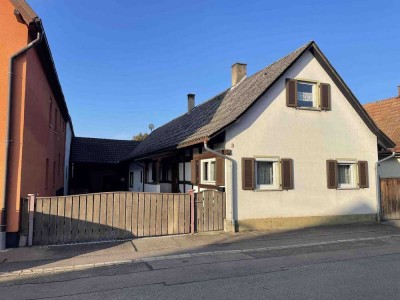 Kleines Juwel im Dornröschenschlaf! Gepflegtes EFH mit Ausbaureserve, Scheune und schönem Garten