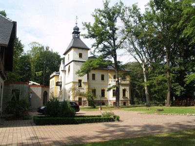 Exklusive DG-Loft im JAGDSCHLOSS "Zeititz" - 210 m² + Park, Pool & Stellplätze zu Vermieten
