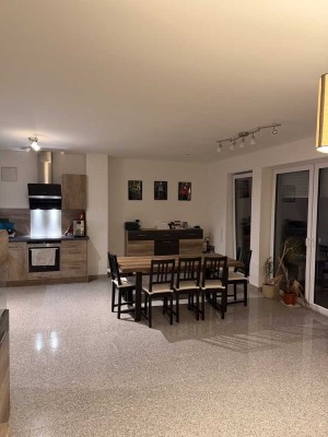 Moderne 2,5-Zimmer Dachgeschosswohnung in Dinkelscherben