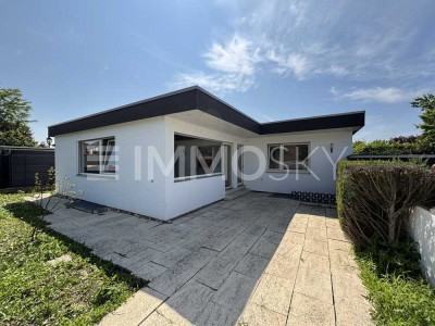 Gepflegter Bungalow mit großer Terrasse, Garten und Doppelgarage!