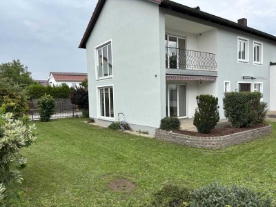 Großzügige 5-Zimmer-Maisonettewohnung mit zwei Terrassen, Balkon & Garage in Regensburg-Schwabelweis