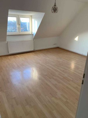 Schöne 2 Zimmer Wohnung mit Balkon