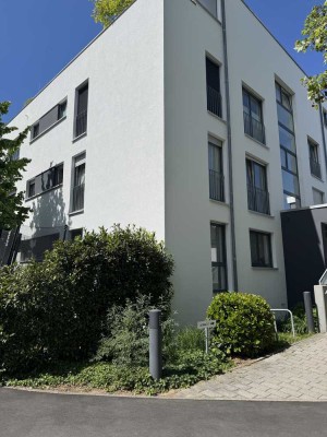 Stilvolle, neuwertige 3-Zimmer-EG-Wohnung mit gehobener Innenausstattung mit EBK in Reutlingen