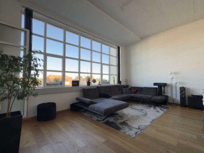 LOFT - Stilvolle Loftwohnung mit 2 Zi Loggia, Gäste WC und Abstellraum.