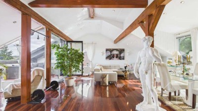 Lichtdurchflutete Dachgeschosswohnung mit Loggia und traumhaftem Ausblick in Püttlingen