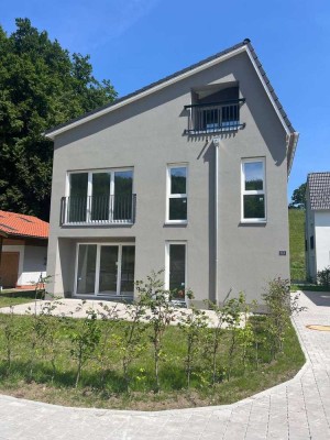 Besonderes Design, hochwertige Ausstattung, 6 Zimmer, Ortsrandlage Traunstein