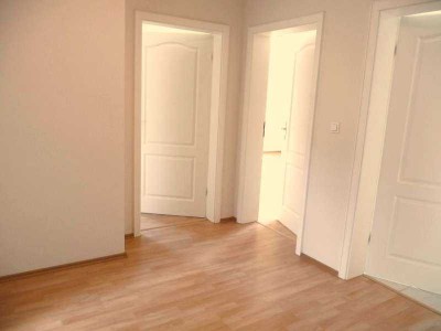 ***Nur 12 Min. bis Wü.- Zentrum. Neuwertige, moderne helle DG-Wohnung . Zum Wohlfühlen!!***