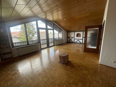 Schöne 4-Zimmer-Wohnung mit Balkon in Hasselroth